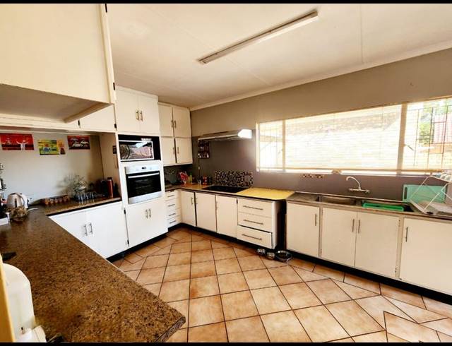 4 BEDROOM PROPERTY TO RENT IN ROOIHUISKRAAL